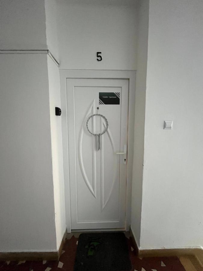 Vandor Apartman 维斯普雷姆 外观 照片